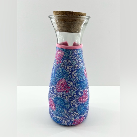 Lilly Pulitzer Glass Beverage Carafe 36oz Insulated Blue Haven Raising Shell - Picture 4 of 7